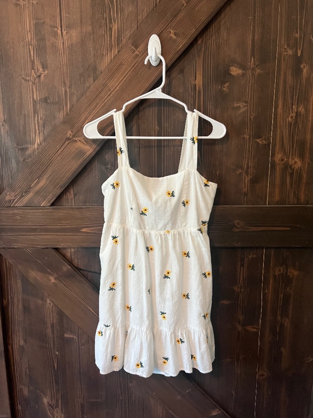 Rewind White Embroidered Floral Mini Dress Size Large 100% Cotton